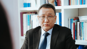 ДЭЛХИЙН ЭДИЙН ЗАСАГ: Өсөлт саарч, инфляцын дарамт нэмэгдэх эрсдэлтэй байна